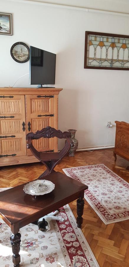 La Mihai Lupeni  Экстерьер фото